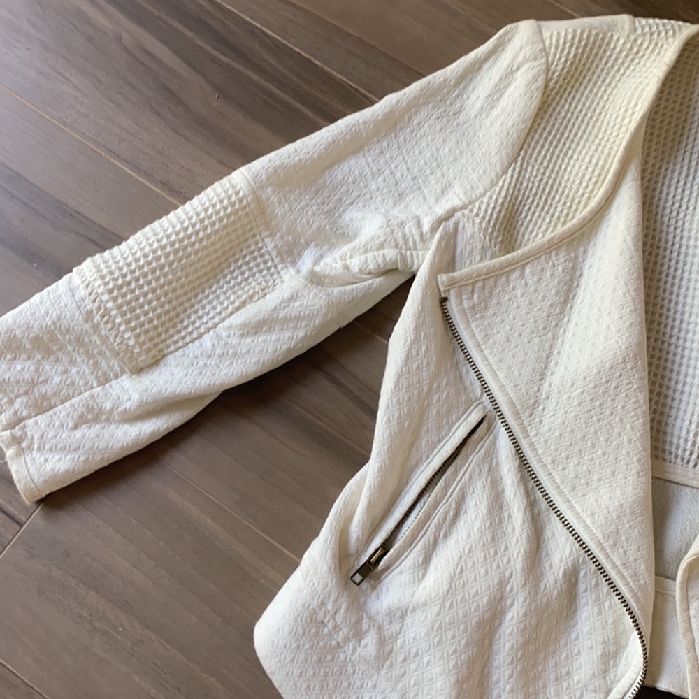 White jacket - Picture 2 of 5